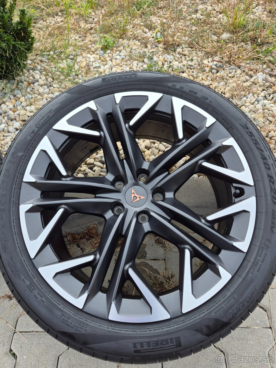 Predam - CUPRA Hadron 20" + Pirelli 255/40R20 - 18
