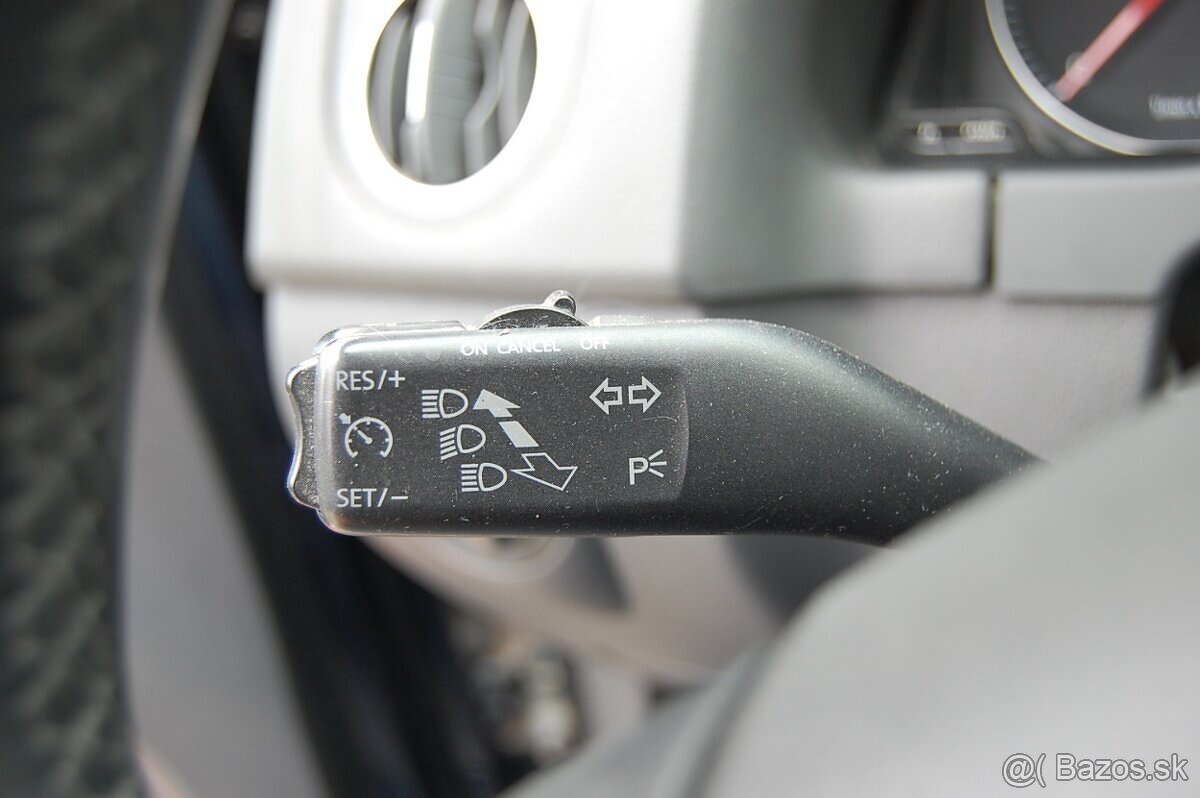 Volkswagen Golf Plus 1.9 TDI AT - 18