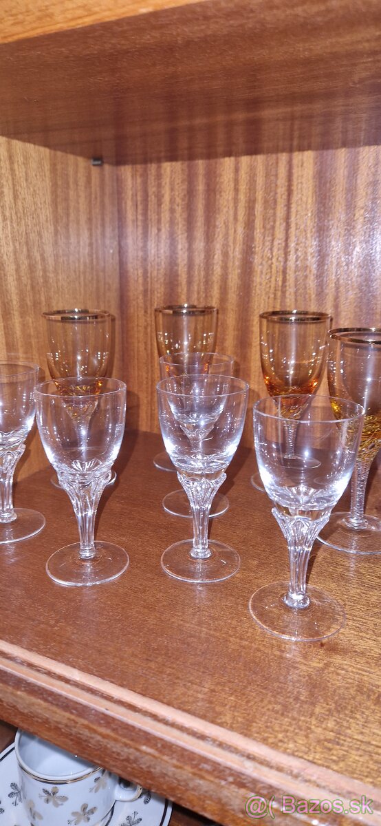 Retro porcelán, šálky, sošky... - 18