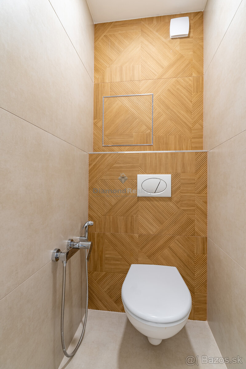 NA PREDAJ ZREKONŠTRUOVANÝ 3-IZBOVÝ BYT NA ULICI VÝSTAVBY, KO - 18