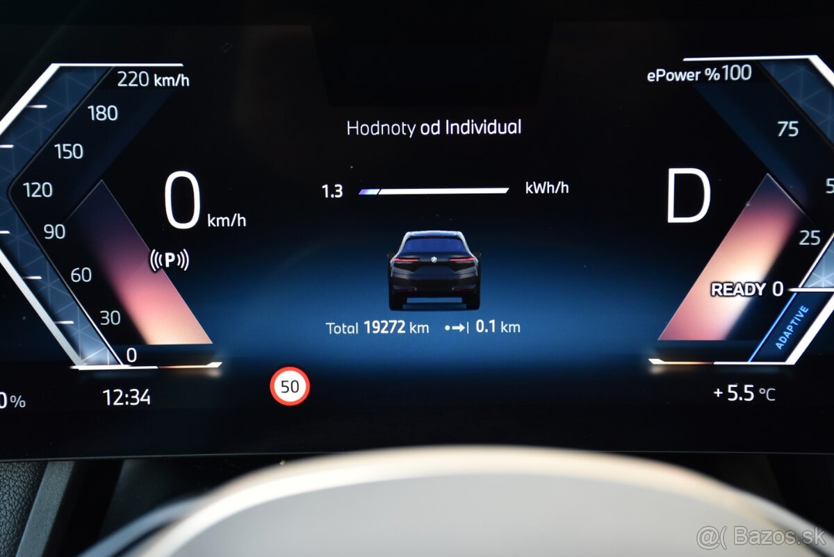 BMW iX xDrive40 PANORAMA ZÁRUKA SR DPH 2023 SOH - 98,5 % - 18