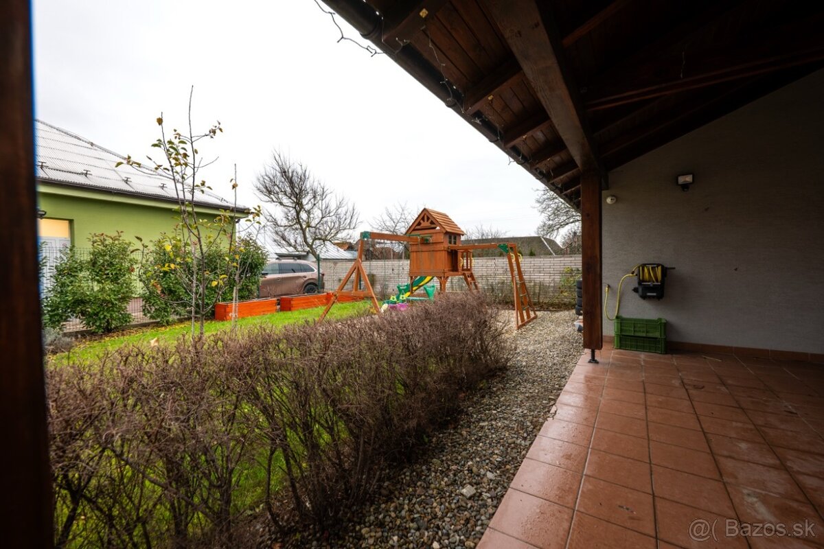Exkluzívna rodinná vila Bošáca - 18