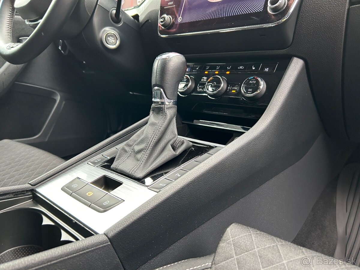 Škoda Superb Combi 2.0 TDI DSG – TOP stav - 18