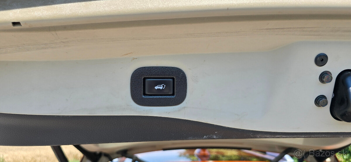 Nissan X-Trail 2,0dCi 4x4 130kW Xtronic Tekna 2/2018-164.200 - 18