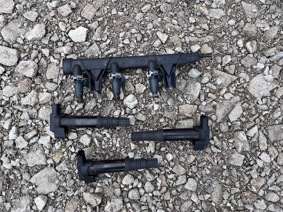 Rozpredám Peugeot 208 strieborný 1.2 60 KW, 2010-2015 - 18