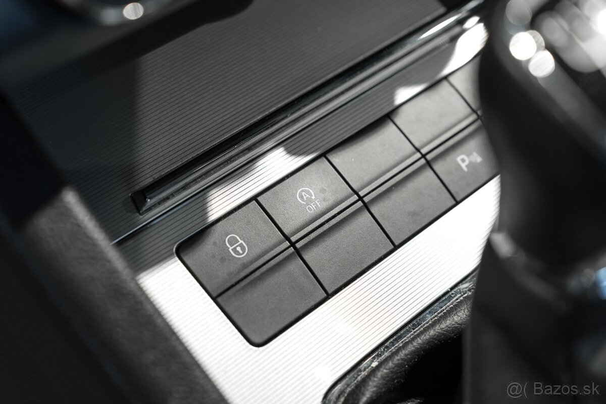 Škoda Octavia 1.6 TDI Elegance - 18