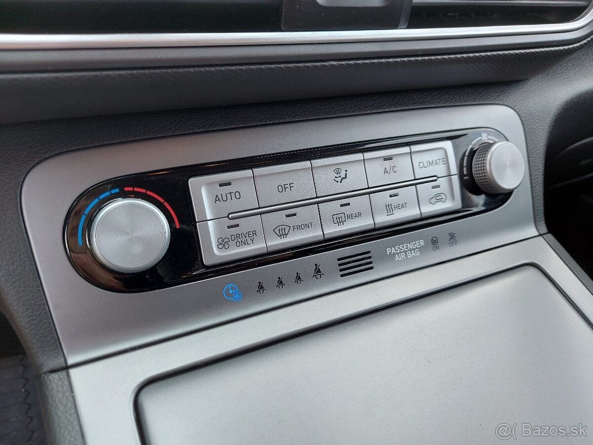 Hyundai Kona Electric 100, servisná kniha, záruka - 18