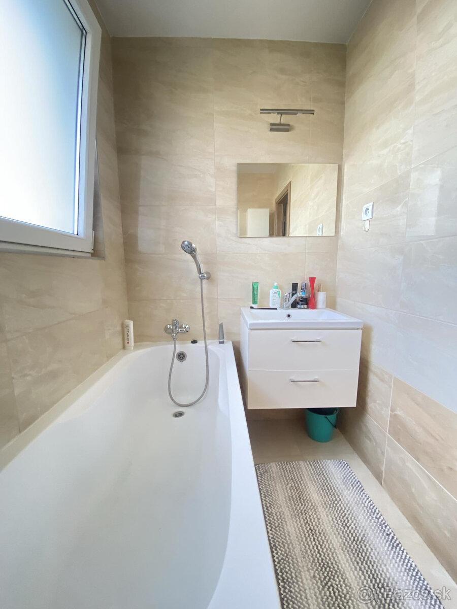 NA PREDAJ kompletne zariadený 3 izbový by po rekonštrukcii - 18