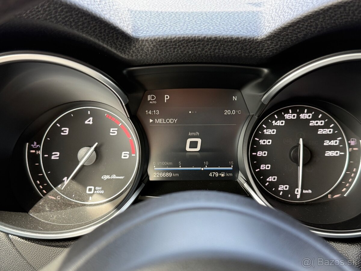 Alfa Romeo Stelvio 2.2 jtd 210 koni Q4 - 18