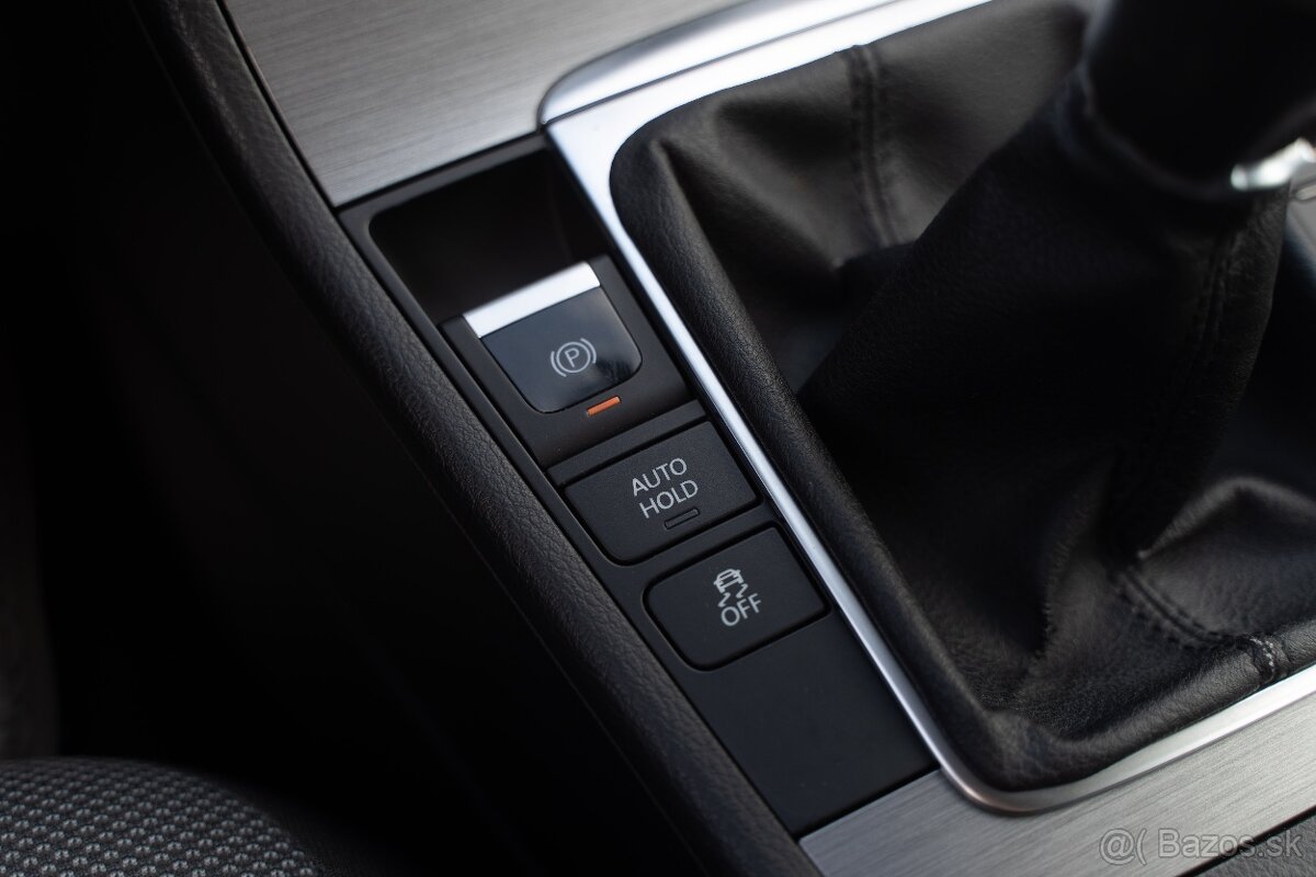 VW Passat B7 Variant 2.0 TDI BMT Highline -NOVÉ STK- - 18