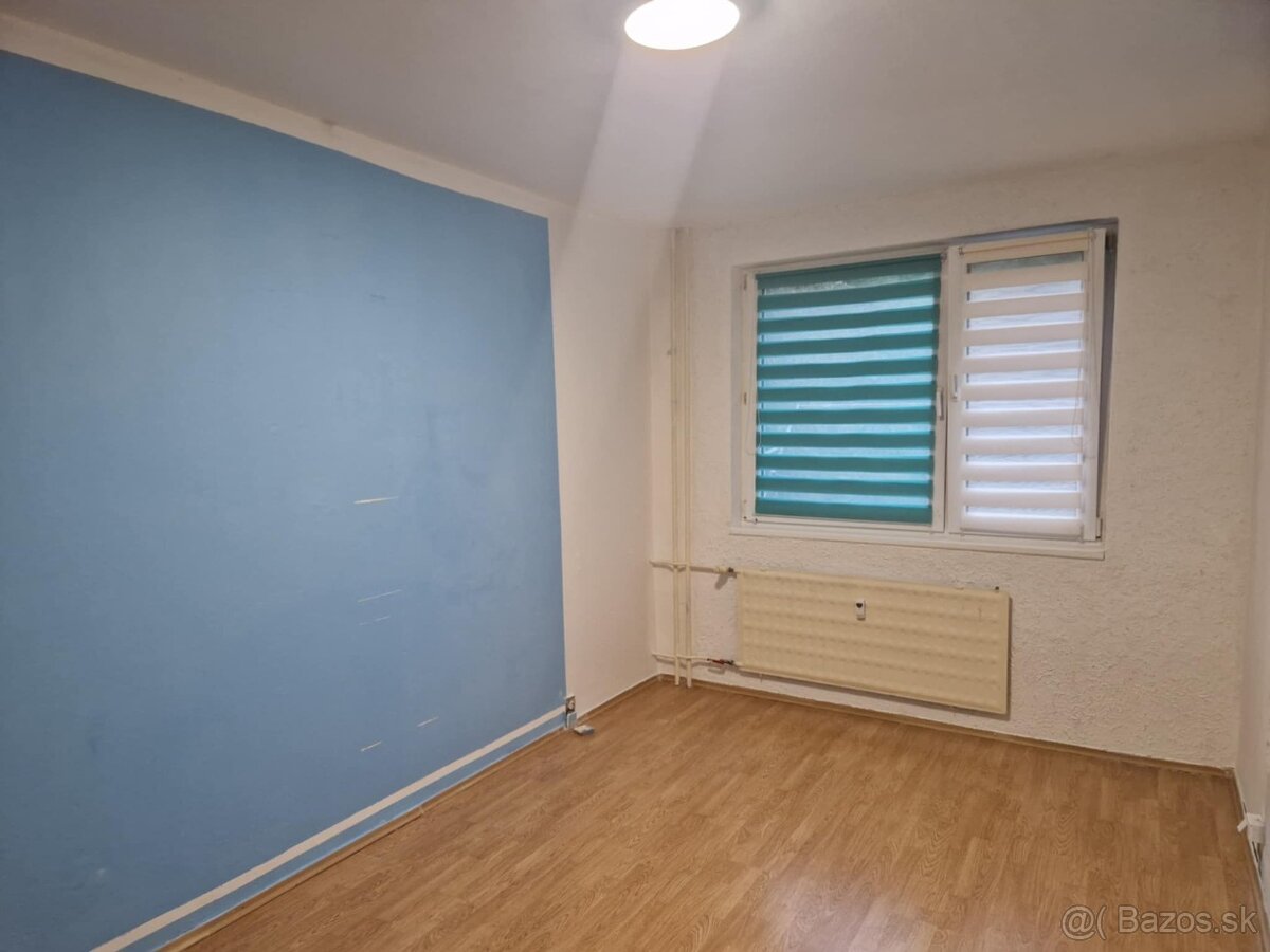 Na prenájom 4 izbový byt Handlová - 18