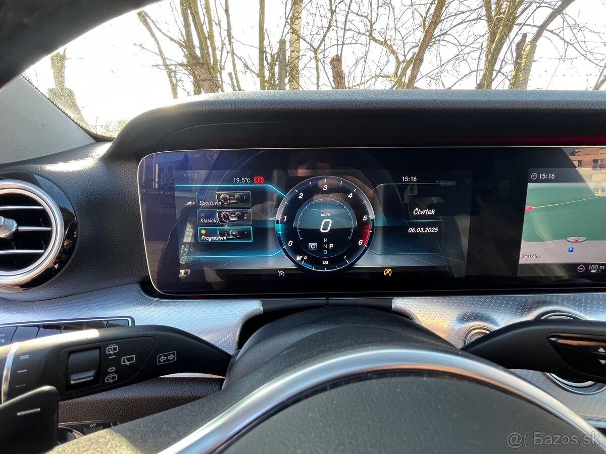 Mercedes Benz E220d All Terrain 4matic 11/2019 Historia MB - 18