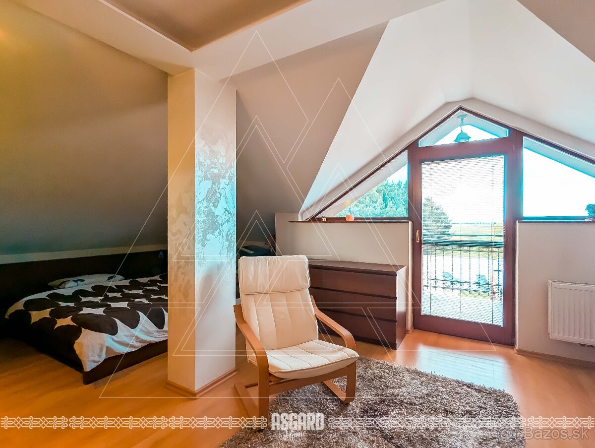 Kompletne zrekonštruovaný rodinný dom s garážou a bazénom - 18