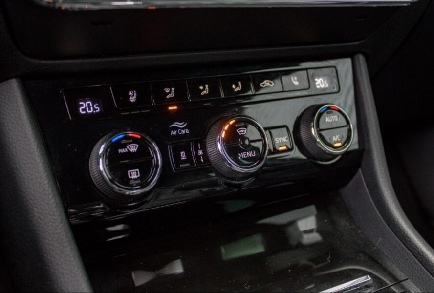 Škoda Superb Combi L&K 2.0 TSI 140 kW DSG - 18