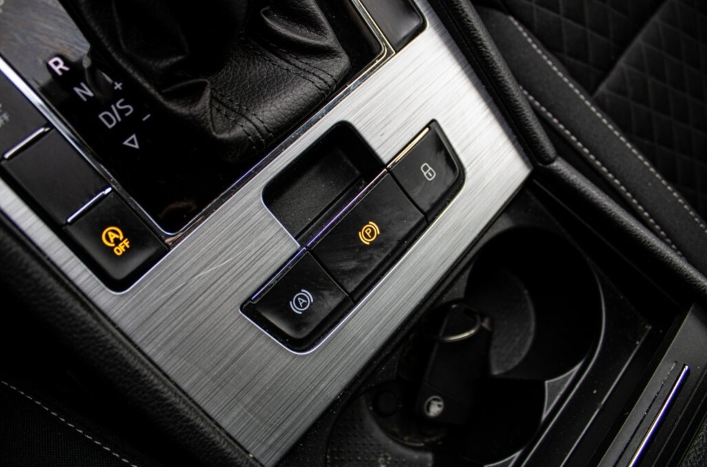 Škoda Superb Combi 2.0 TSI Ambition DSG - 18