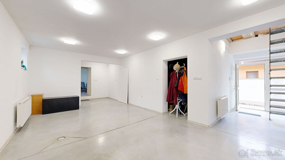 PREDAJ – VEĽKÝ 7-IZBOVÝ RODINNÝ DOM V TRNAVE, VHODNÝ NA BÝVA - 18