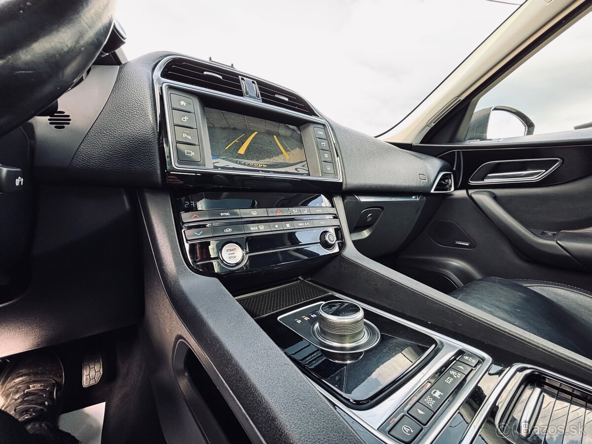 Jaguar F-Pace 2.0D AWD Prestige - 18