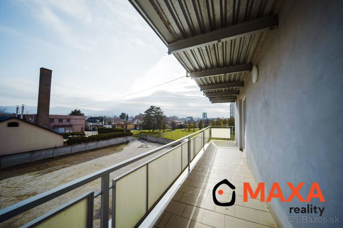 PREDANÉ Trojizbový veľkometrážny byt s terasou, v meste Prie - 18