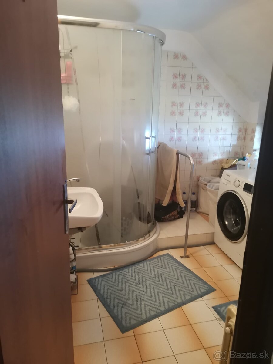 Dvojgeneračný rodinný dom - 18