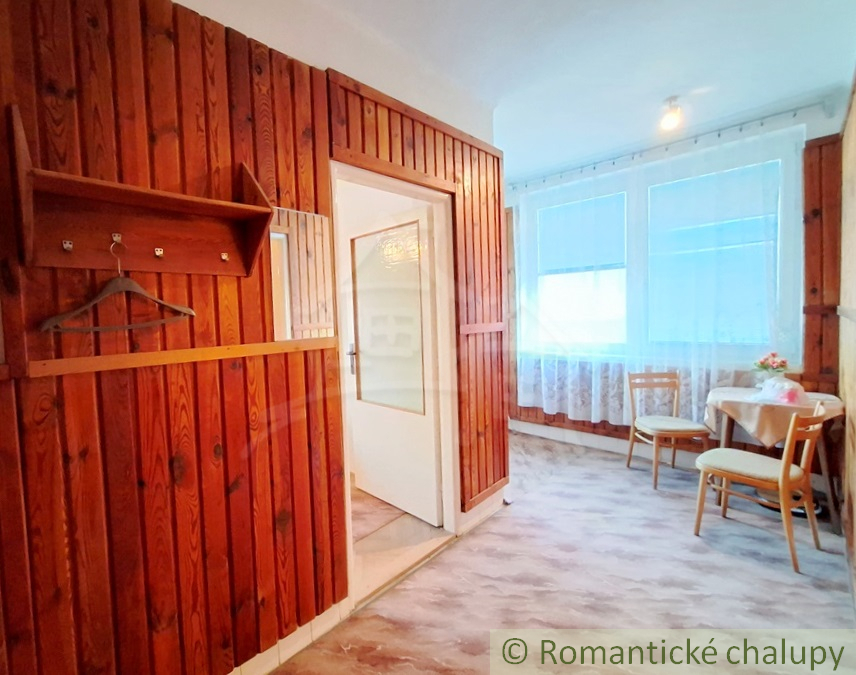 Priestranný štvorizbový rodinný dom na hospodárenie v tich - 18