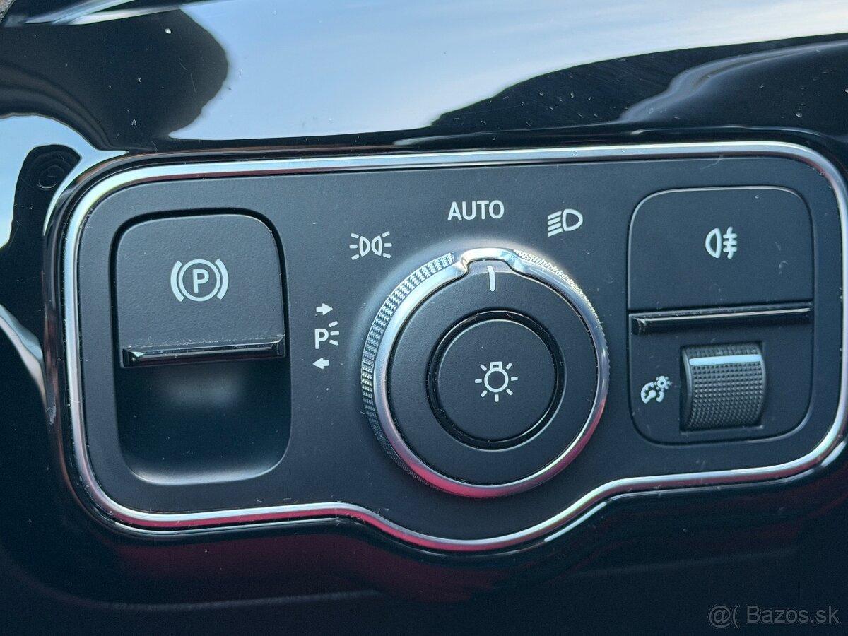 Mercedes-Benz A 180 A7 AMG line - 18