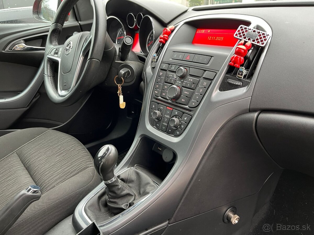 Opel Astra Notchback - 18