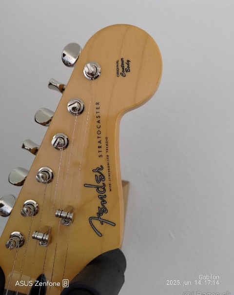 FENDER STRATOCASTER JAPAN - 18