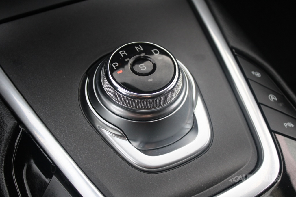 Ford S-MAX 2,0 TDCi 110 kW TITANIUM - 18