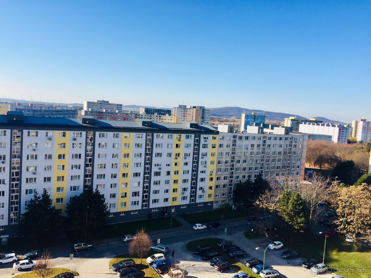 PREDAJ ATRAKTÍVNEHO 3-IZB. BYTU S LOGGIOU V PROSTREDÍ PLNOM - 18