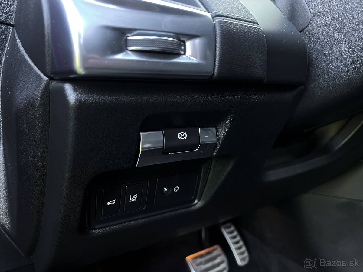 Jaguar E-Pace 2.0 184kW Benzín R-Dynamic AWD A/T,110000Km - 18