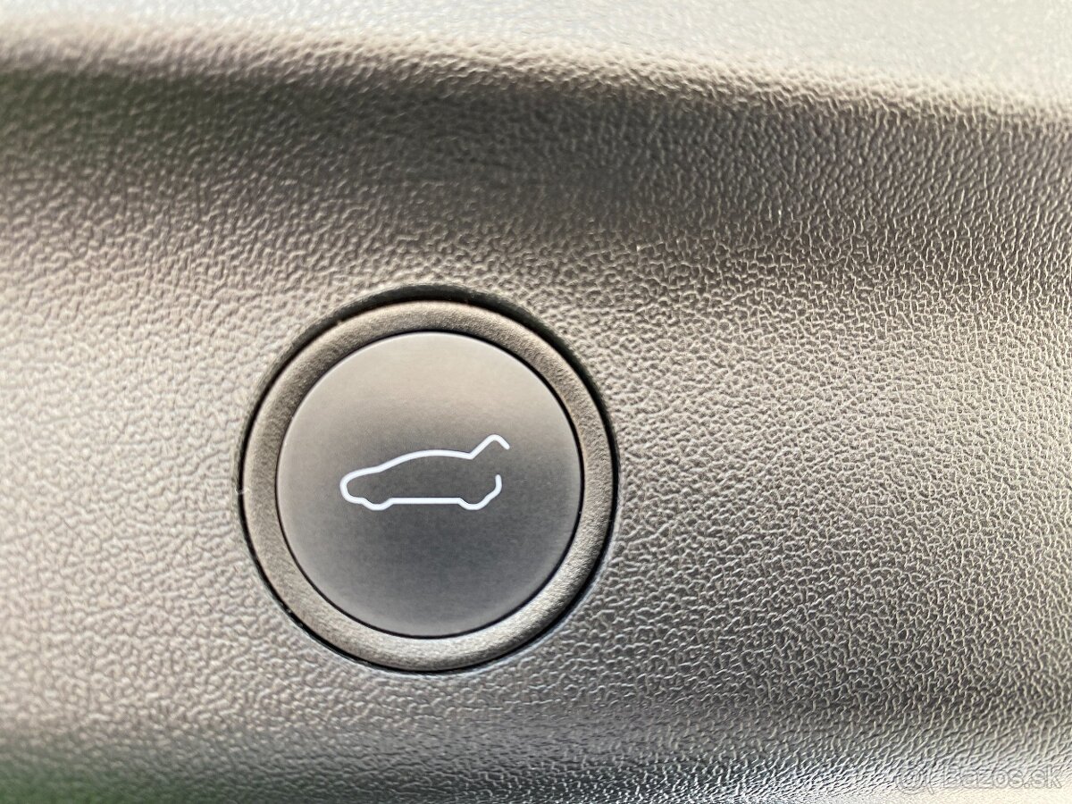 Tesla Model Y Long Range Dual Motor 378kW AWD DPH - 18