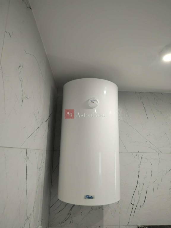 Predaj:Prerobený 5-izbový RODINNÝ DOM, pozemok 547 m2, Marti - 18