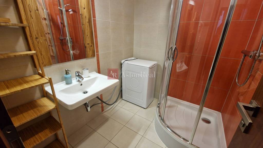 Rekreačný apartmán Vys.Tatry-Veľká Lomnica 57 m2-APARTMÁNY L - 18