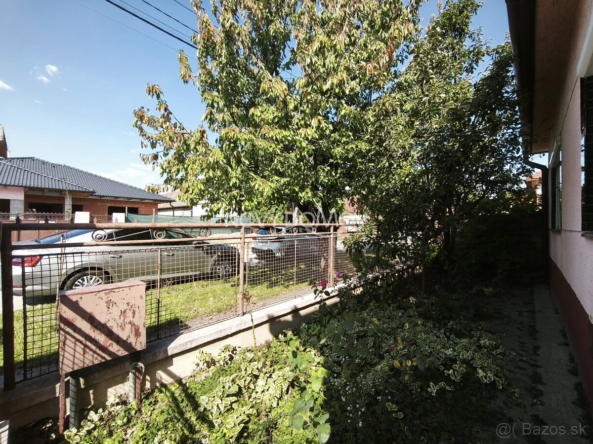 PREDAJ – starší rodinný dom na veľkom pozemku 758 m², Váhovc - 18