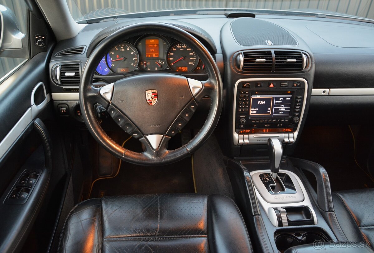 Porsche Cayenne 3.20 i Benzín, 184kw, Top Stav - 18