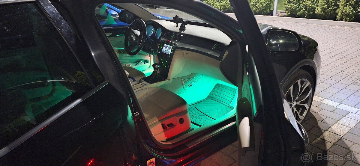 ŠKODA SUPERB COMBI II 2.0 TDI 103KW/140k 2010 premium audio - 18