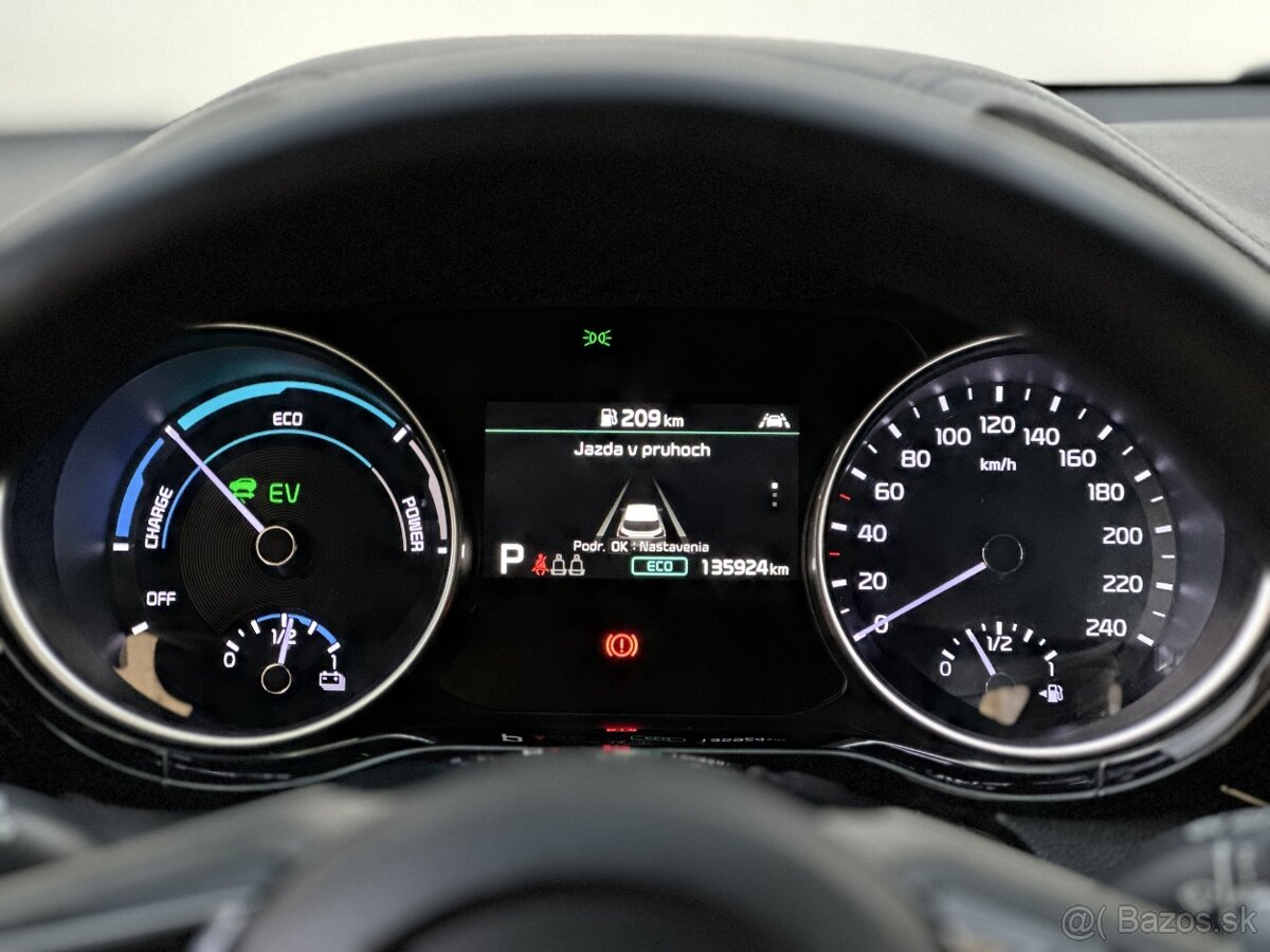 KIA XCeed 1.6 GDi Plug-In Hybrid PLATINUM A/T 140PS 2021 - 18