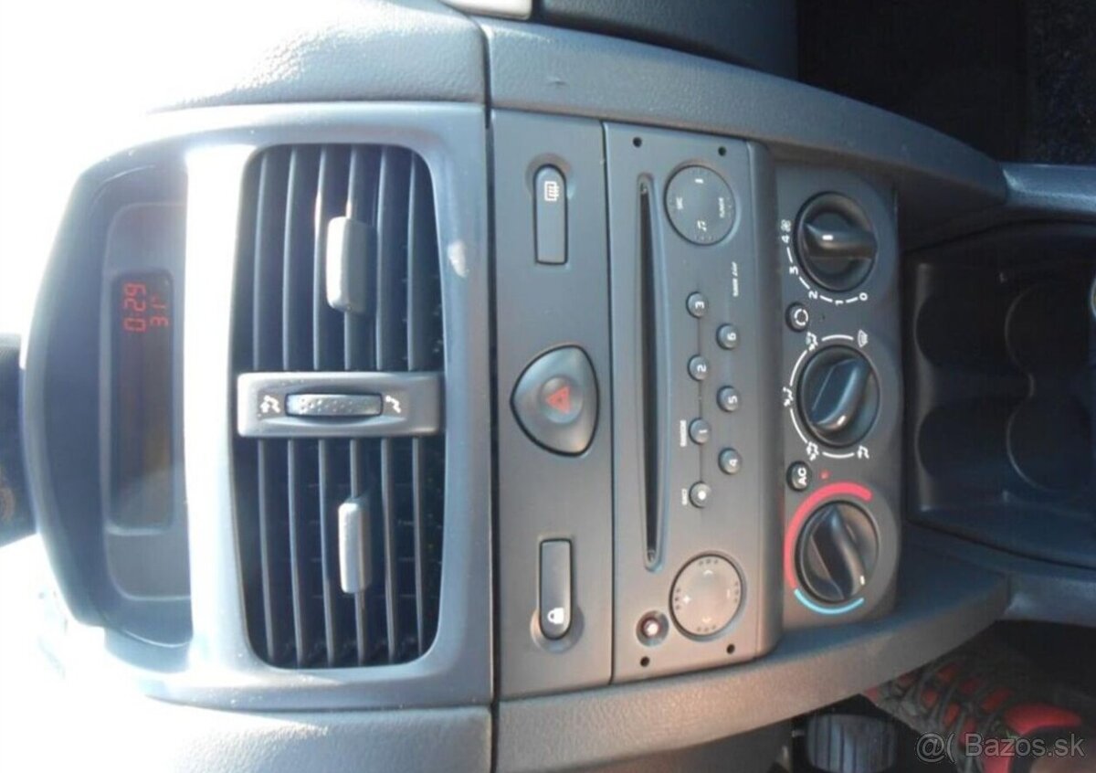 Renault Clio 1,2 55 kW KLIMA Historie benzín - 18