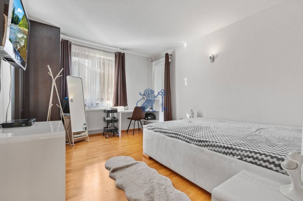 ZNÍŽENÁ CENA 6- izb. RD s bazénom v blízkosti centra BA - 18