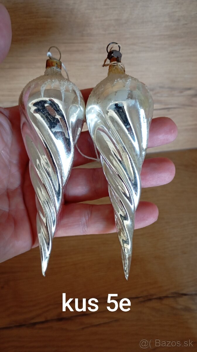 staré vianočné ozdoby. - 18