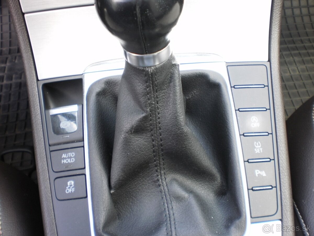 Volkswagen Passat 2,0TDi, 103kW, M6,sedan r.2011 - 18