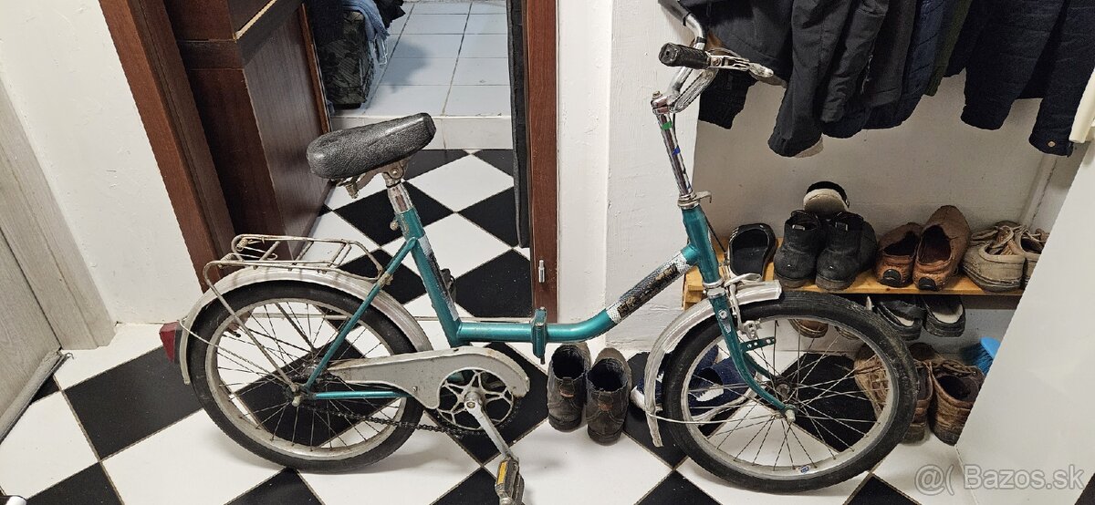 Zmes rôznych vecí na predaj - 18