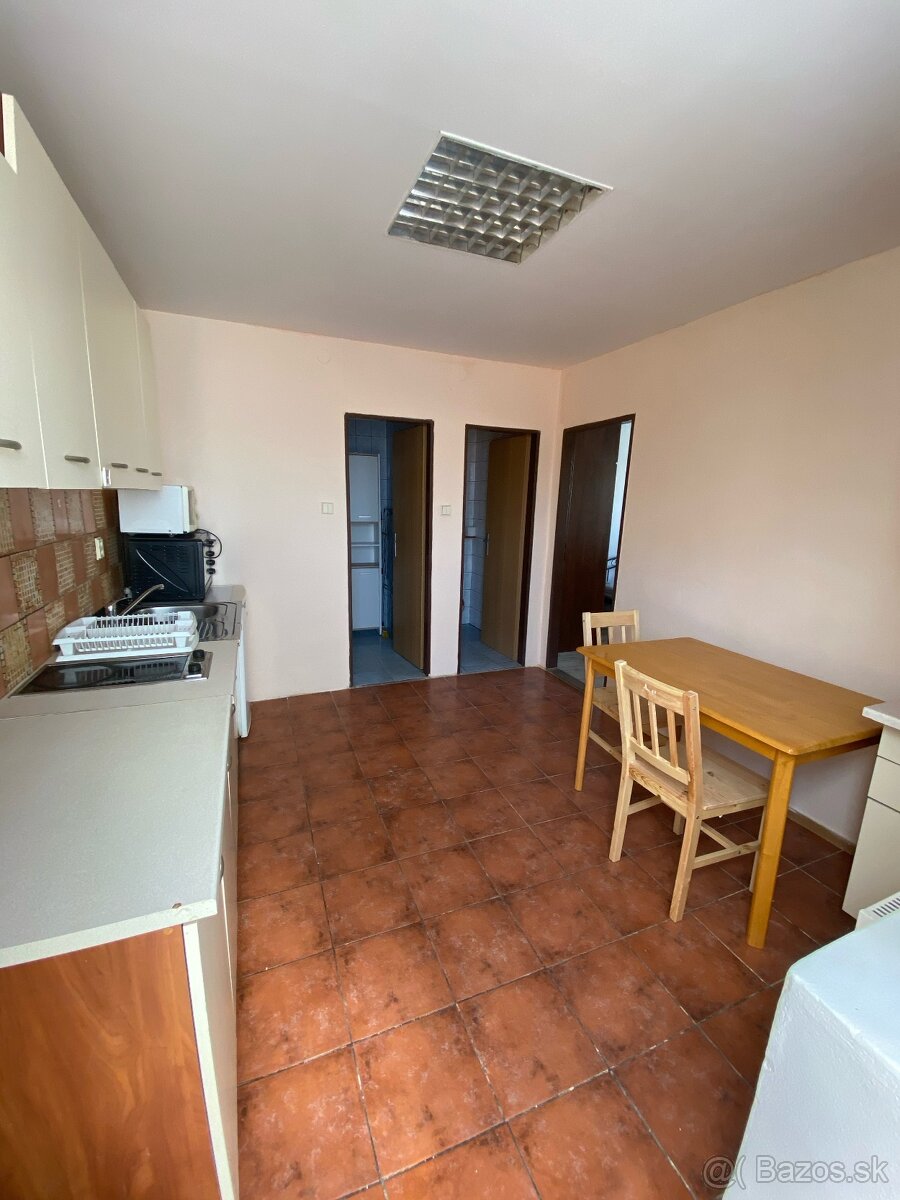 DOM SO 4 BYTOVÝMI JEDNOTKAMI | HOLUBYHO - 18