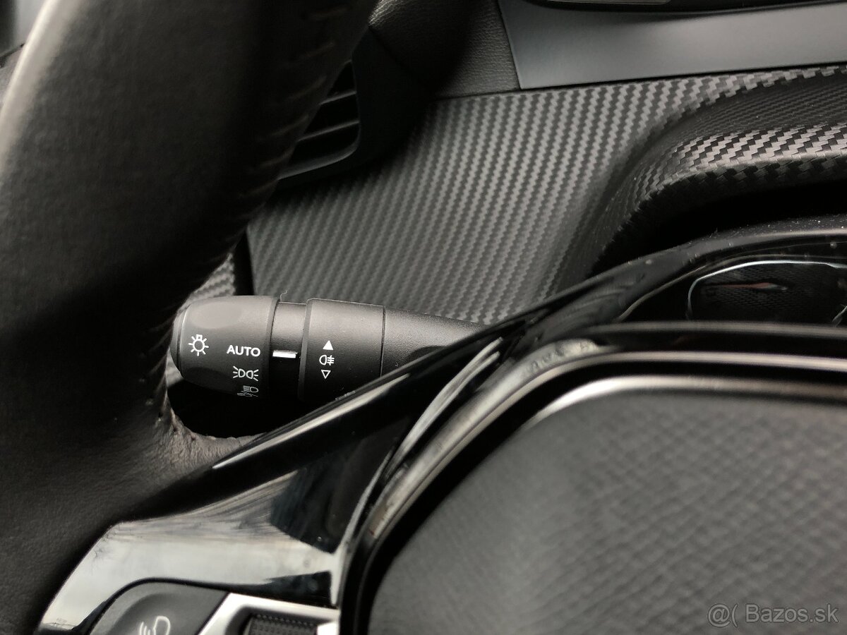 PEUGEOT 208 1.2 PureTech - 18