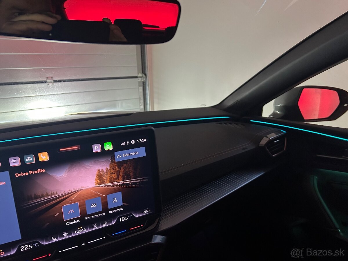 CUPRA LEON 1.5 eTSI 150kW MATRIX AMBIENTÉ OS. ZÁRUKA - 18