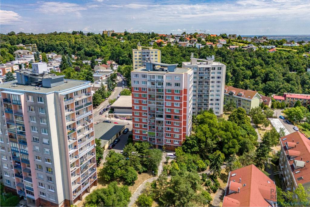 Slnečný 3-izbový byt, loggia, výhľad, zeleň, poloha, L.Dérer - 18