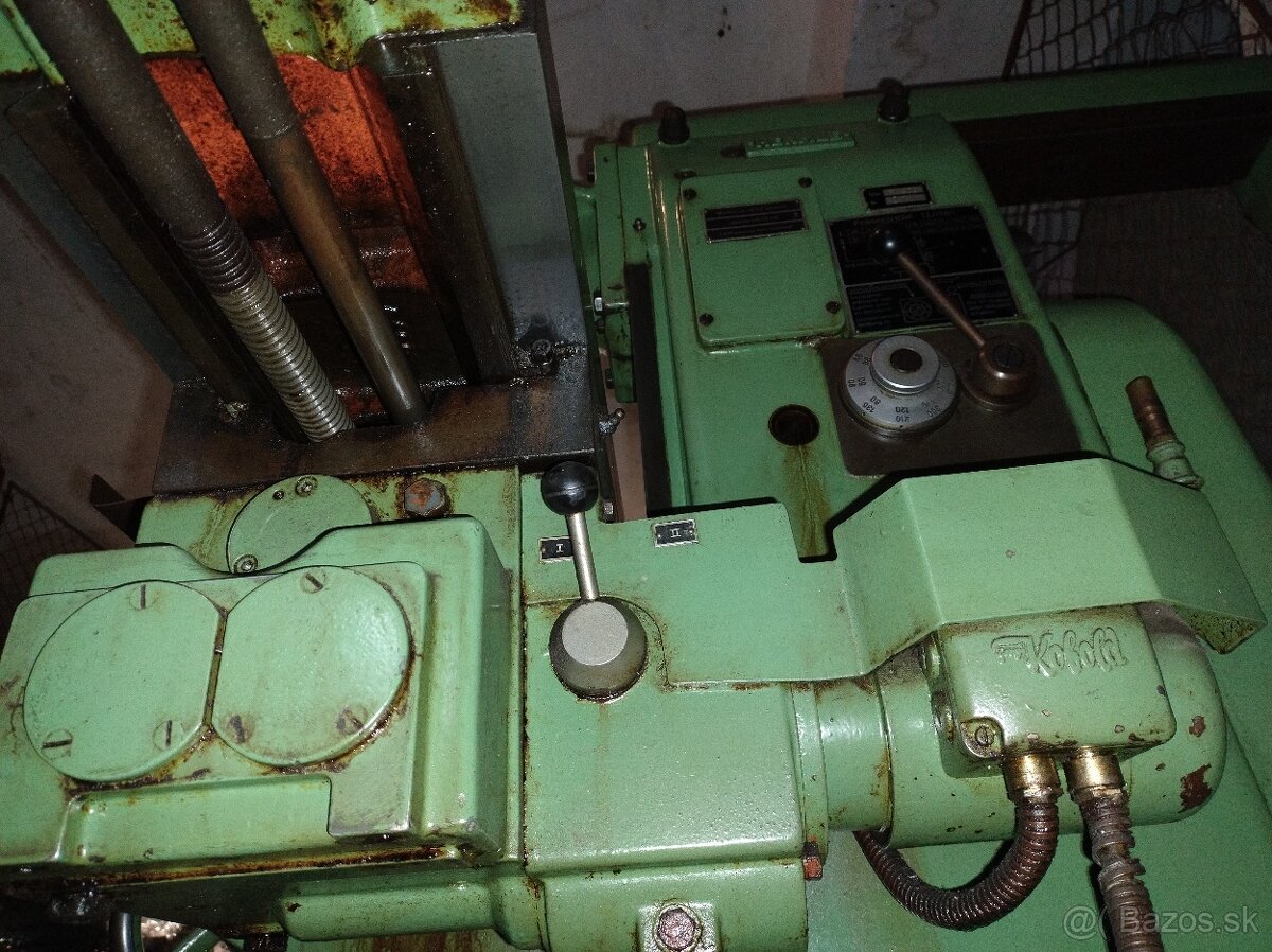 Frezka Hermle FW800, nastrojarksa frezka - 18