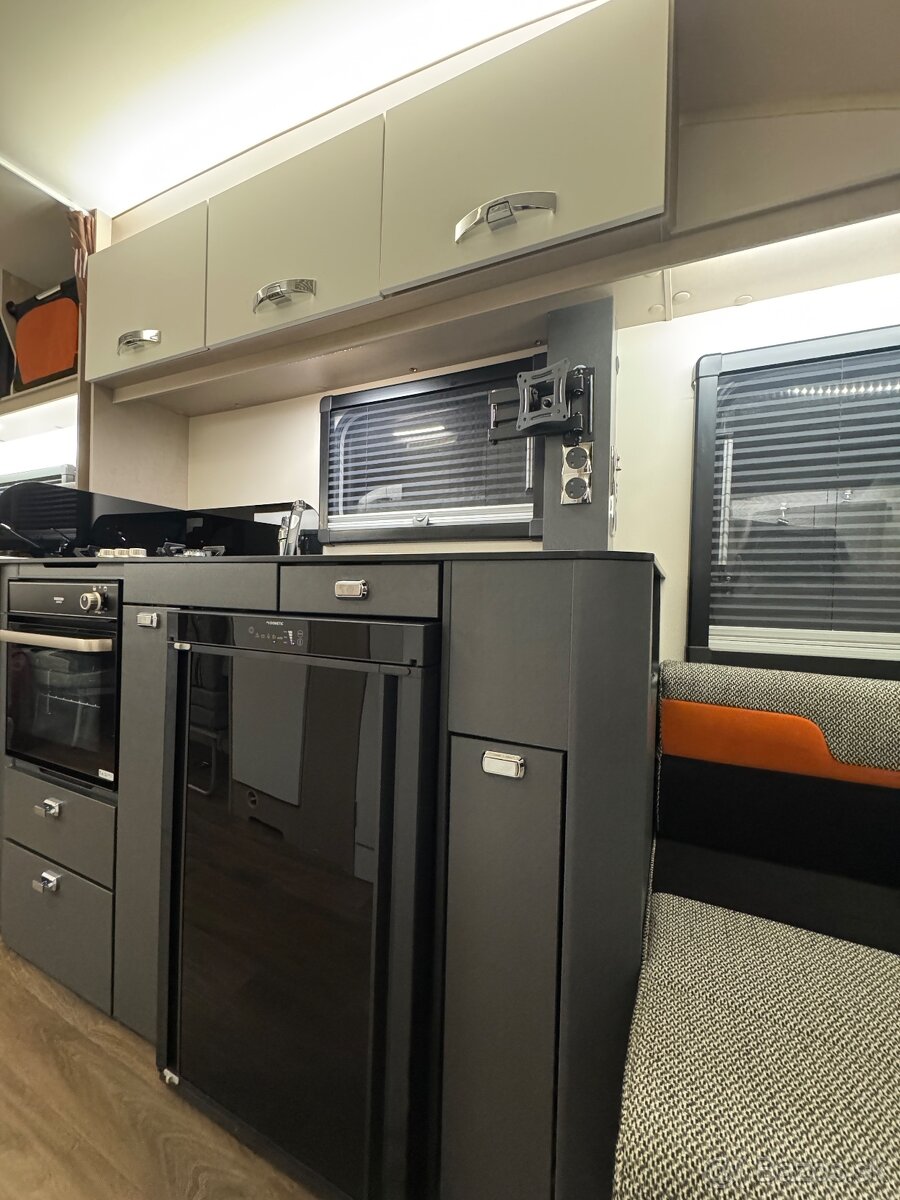 🔱 EXKLUZIVNÍ ANGLICKÝ KARAVAN SWIFT BASECAMP 6 r.v 202 - 18