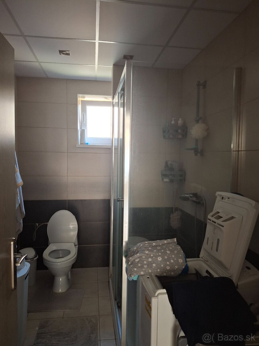 Na predaj čiastočne prerobený poschodový dom - 18