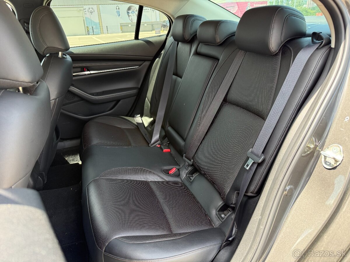 Mazda 3 2.0 Skyactiv G122 Plus A/T - 18
